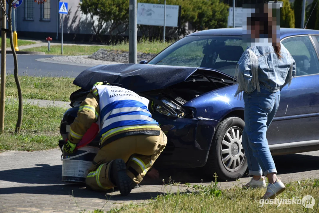 W Krobi samochód osobowy zderzył się z ciężarówką