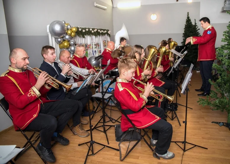 Gminny Ośrodek Kultury w Choczu zaprasza na koncert orkiestry