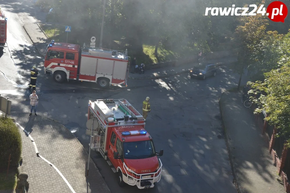 Ćwiczenia strażaków w szpitalu w Rawiczu