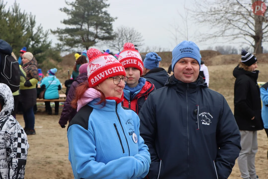 31. Finał WOŚP w Rawiczu. Na poligonie morsy wskoczyły do wody