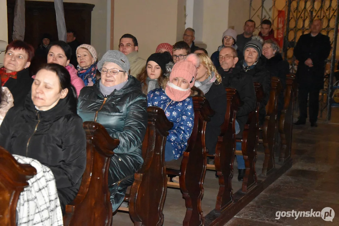 Chór Słowiki 60 - koncert kolęd w kościele na Zdzieżu w Borku Wlkp.