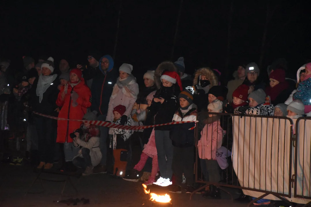 Widowisko Mikołajkowe - pokaz ognia i światła w Borku Wlkp.