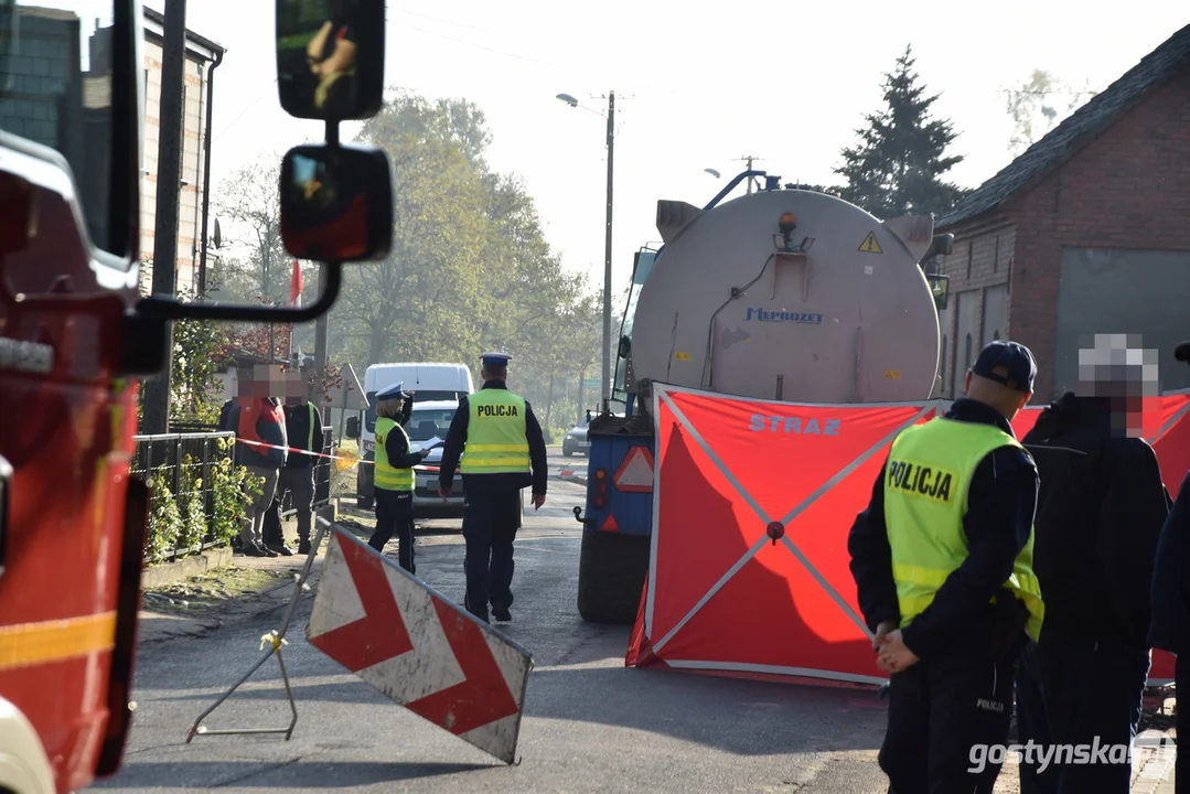 Wypadek śmiertelny w Żytowiecku. Mężczyzna przejechany przez ciągnik