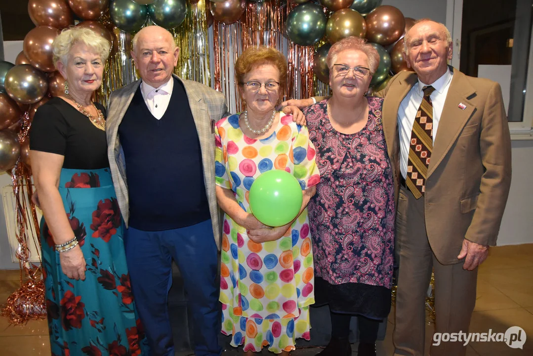 Gostyńscy seniorzy bawili się na andrzejkach w GOK Hutnik