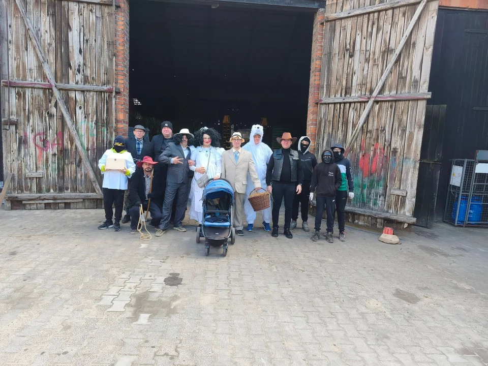 Kolorowy korowód na ulicach Fabianowa.100-letnia tradycja wciąż żywa [ZDJĘCIA]