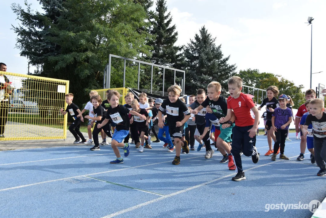 II Rodzinny Festiwal Biegowy w Gostyniu. Bieżnię opanowały dzieci