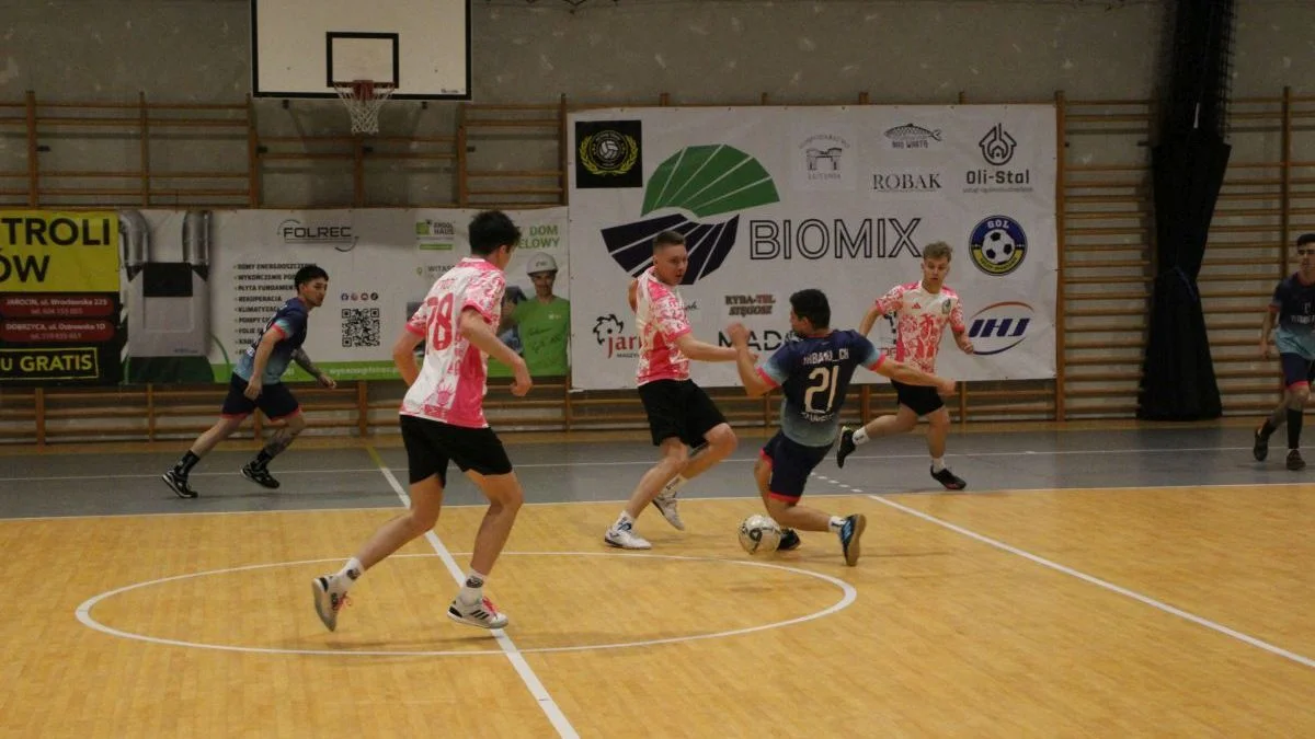 Dziesiąta kolejka Jarocińskiej Ligi Halowej Piłki Nożnej