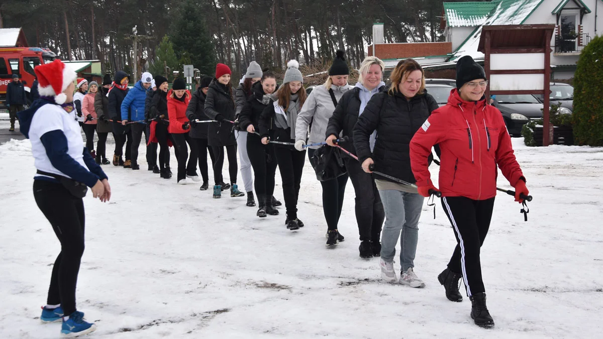 Mikołajkowy Charytatywny Marsz Nordic Walking „Idziemy dla Julki”