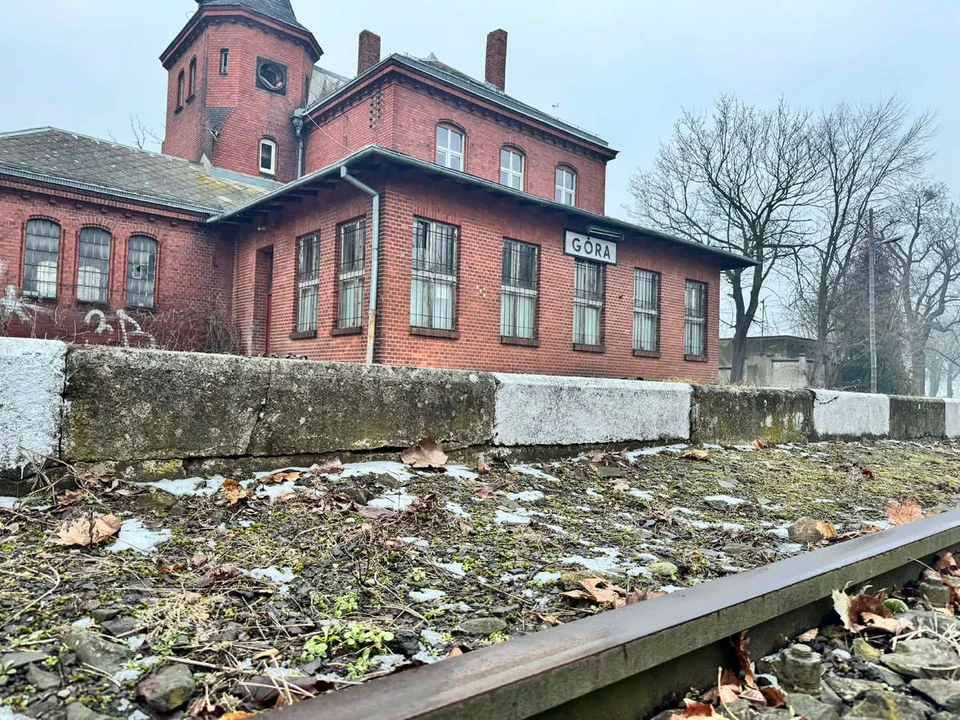 Dworzec PKP w Górze