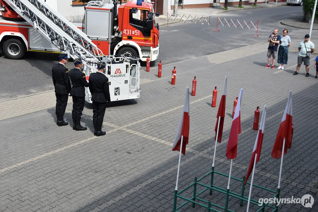 Przekazanie wozu strażackiego dla jednostki OSP w Pogorzeli