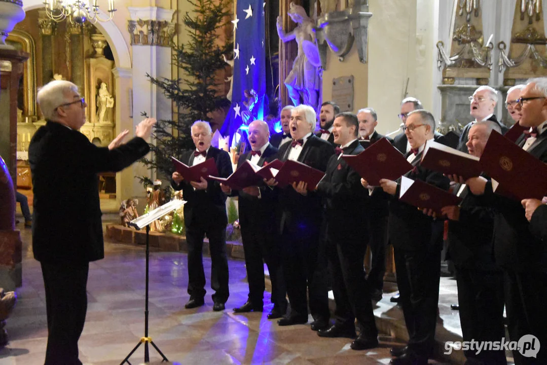 Chór Słowiki 60 - koncert kolęd w kościele na Zdzieżu w Borku Wlkp.