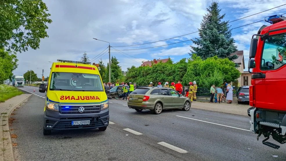 Zderzenie dwóch aut na DK11 w Witaszycach