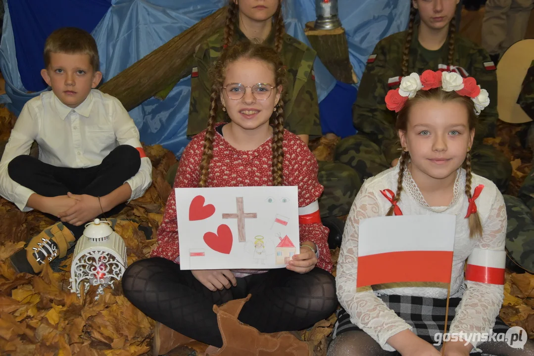 Wieczornica ze Świtezianką - patriotycznie w Szkole Podstawowej w Goli