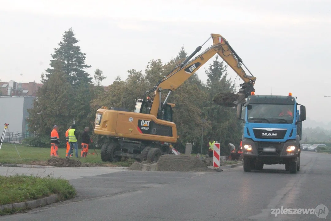 Budują nowe ścieżki rowerowe w Pleszewie. Działkowcy: co z naszym wjazdem? - Zdjęcie główne