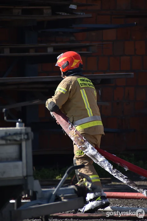Pożar hali zakładu ślusarskiego w Czeluścinie