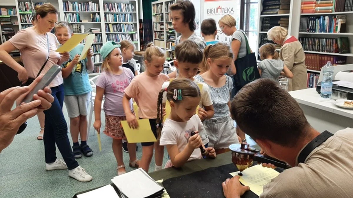 Jak za czasów Gutenberga. Wyjątkowe warsztaty w Bibliotece Publicznej w Jarocinie