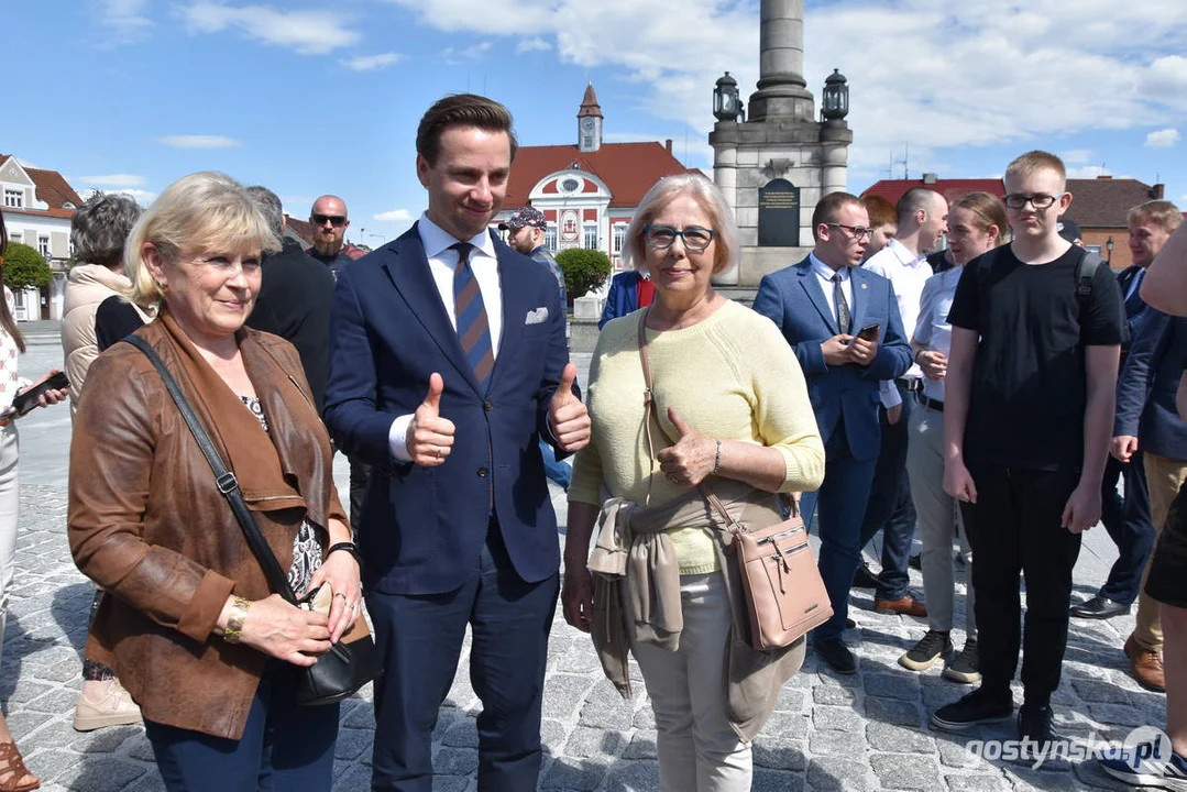 Lider Konfederacji Krzysztof Bosak w Gostyniu spotkał się z mieszkańcami