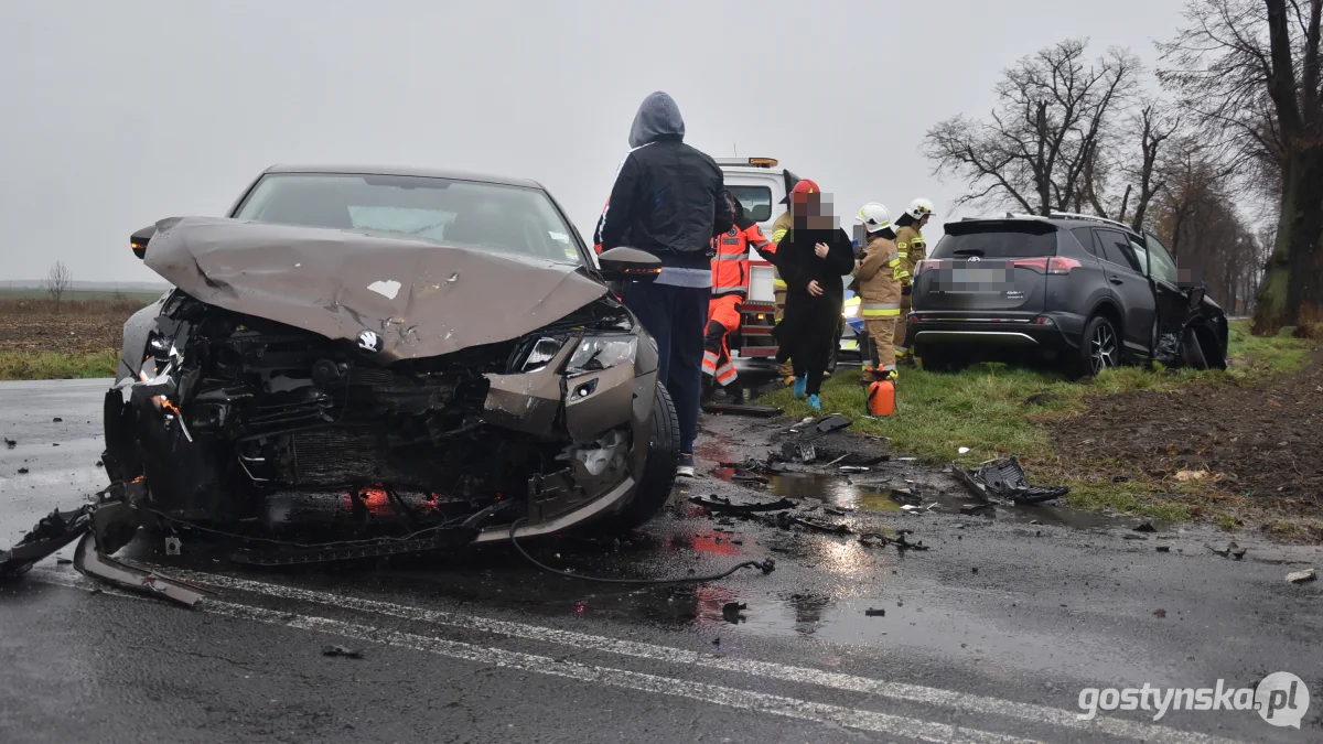 Zderzenie dwóch aut na skrzyżowaniu Rokosowo-Łęka Wielka