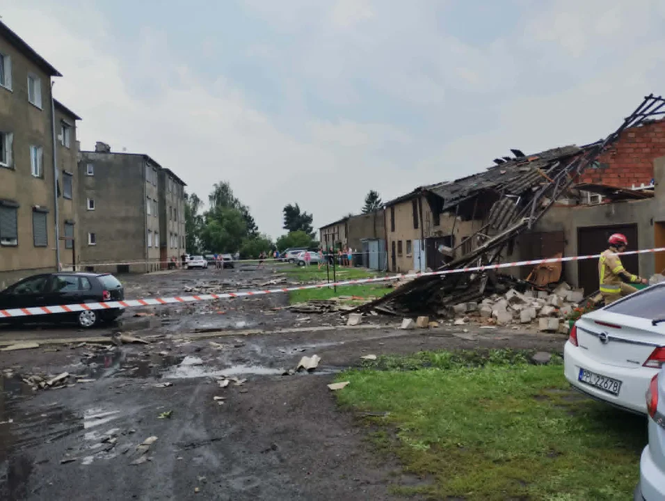 Strażacy usuwają skutki wichury w powiecie pleszewskim