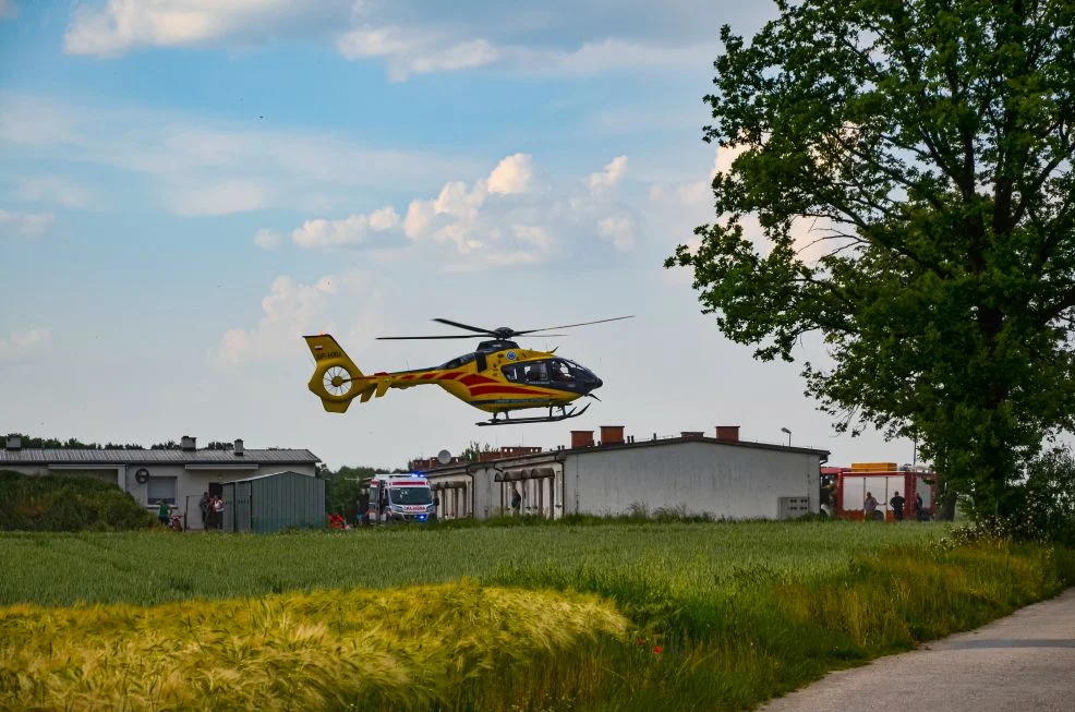 W Wilczyńcu znaleziono mężczyznę bez oznak życia. Na miejscu wszystkie służby i LPR [ZDJĘCIA, AKTUALIZACJA] - Zdjęcie główne