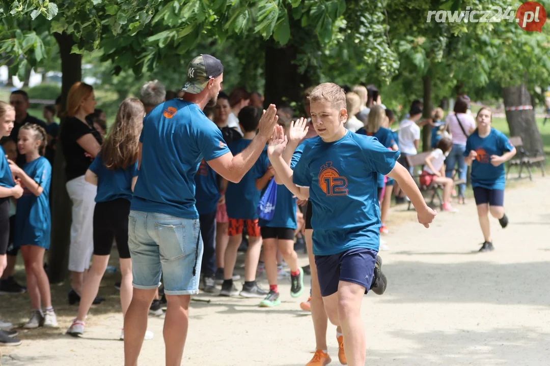 Sztafety szkolne w ramach 24h Rawickiego Festiwalu Sportu