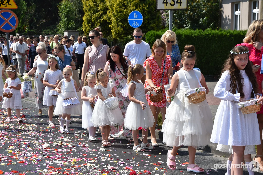 Gostyń - Boże Ciało 2023 - procesja ulicami miasta