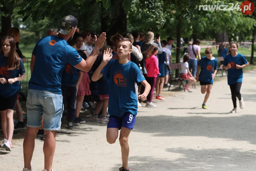 Sztafety szkolne w ramach 24h Rawickiego Festiwalu Sportu