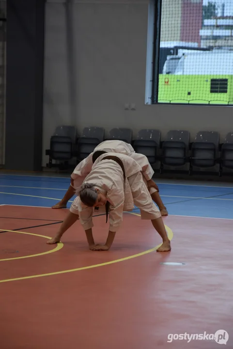 Trening Klubu TKKF Tęcza w nowej hali sportowej w Gostyniu