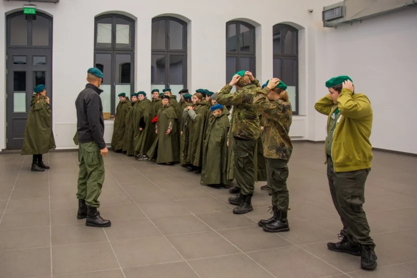 "Obudzić śpiących". Akcja na dworcu  kolejowym w Jarocinie