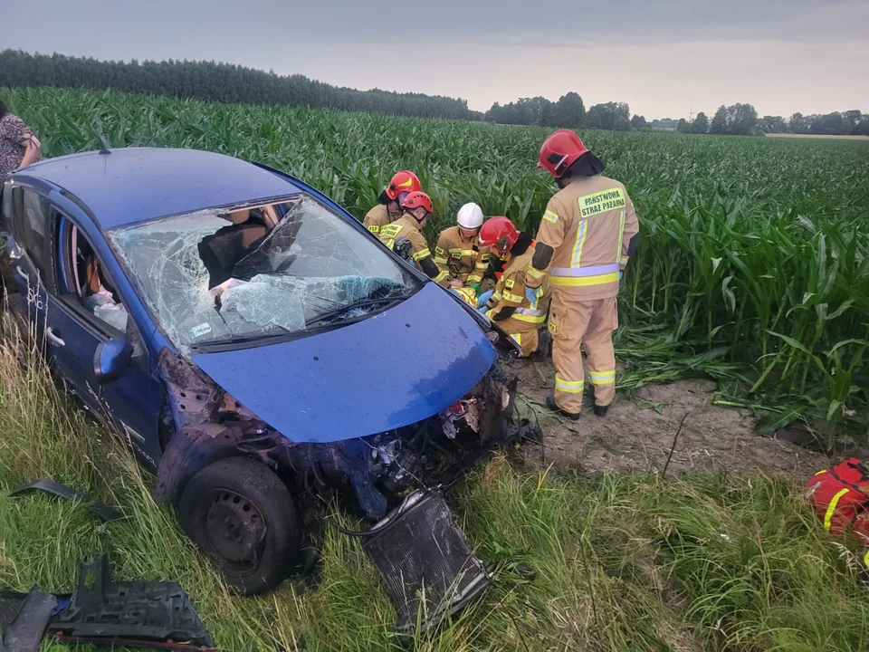 Wypadek w Broniszewicach. Dwie osoby trafiły do szpitala [ZDJĘCIA] - Zdjęcie główne