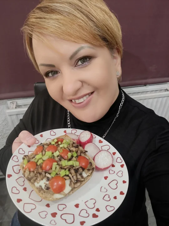 Patrząc na stare zdjęcia widzę nieszczęśliwą, spuchniętą chorą osobę — mówi Alicja, która schudła 50 kg