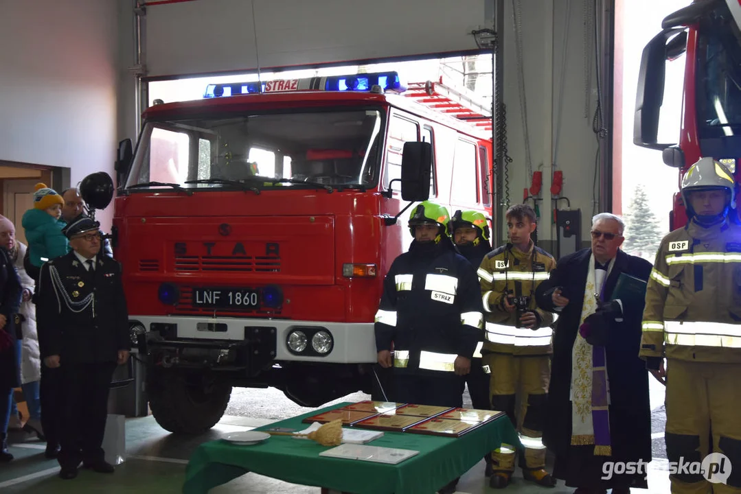 "Ochrzczono" nowy samochód strażacki dla OSP Borek Wlkp. Otrzymał imię "Jan"