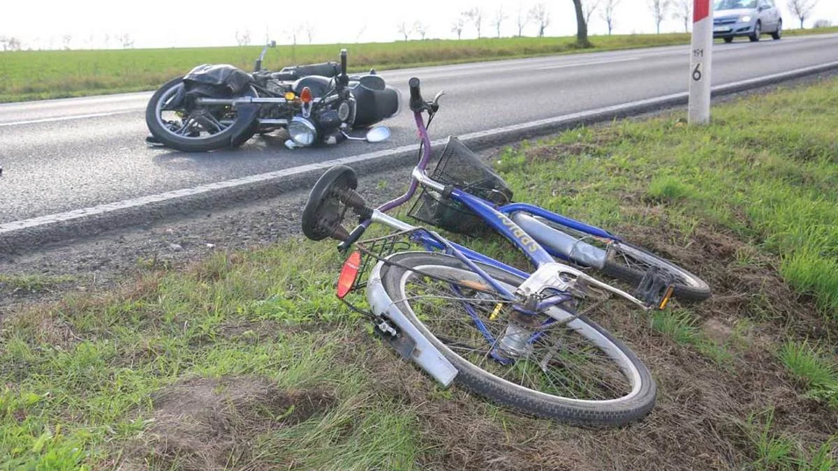 Zderzenie motorowerzysty z rowerzystą na DK12 Hersztupowo-Gola