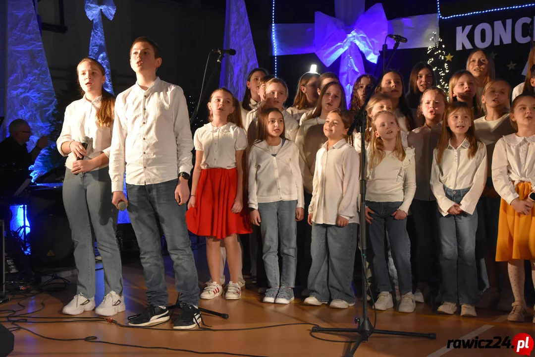 Policyjna orkiestra i lokalne talenty. VIII Koncert Noworoczny w Masłowie - Zdjęcie główne