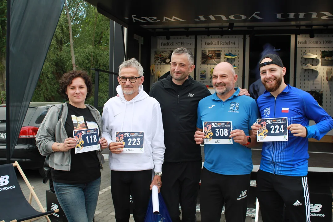 Biegacze KS Krotosz na maratonie w Dębnie