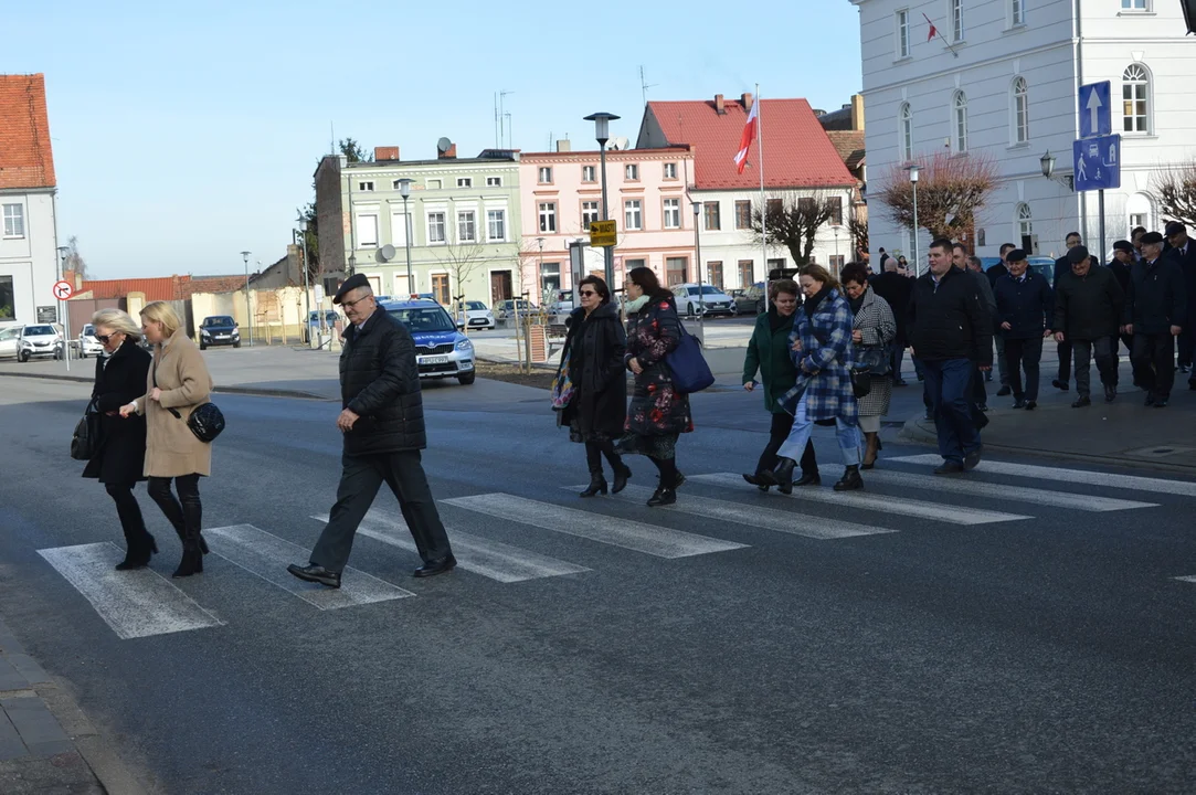 Otwarcie rynku w Jutrosinie z udziałem przedstawicieli samorządów, wojewody i parlamentu