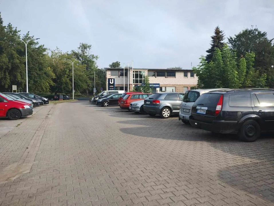 Parking przy ulicy św. Ducha w Jarocinie