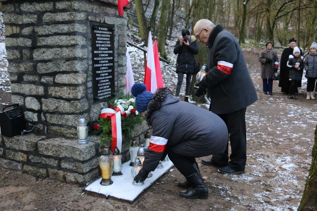 83. rocznica rozstrzelania 6 Polaków w Klonach, koło Gostynia