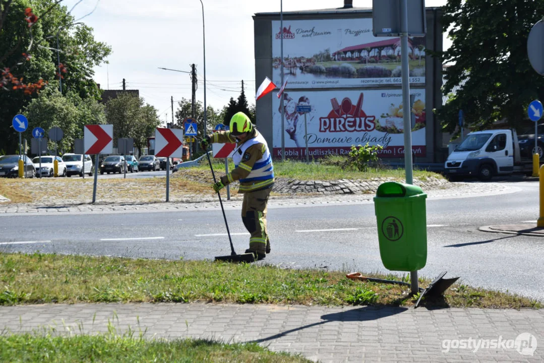 W Krobi samochód osobowy zderzył się z ciężarówką