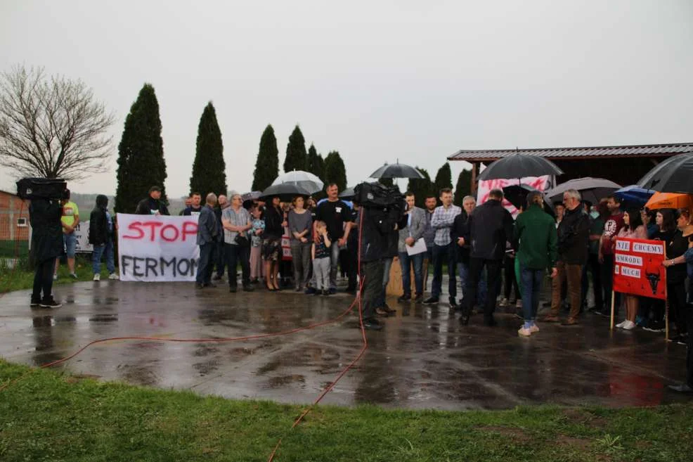 Protest przeciwko budowie ogromnej obowy w Kadziaku