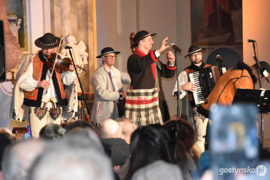 Kolędy i pastorałki "na góralską nutę" - zespół Future Folk w bazylice na Świętej Górze