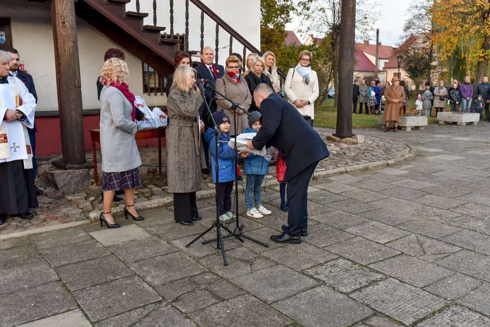 Sulmierzyce. Obchody Narodowego Dnia Niepodległości i promocja książki