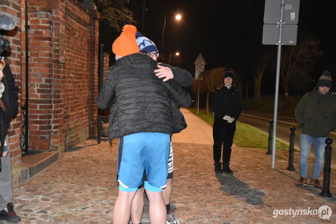 Łukasz Szpunar wspiera budowę hospicjum dla dzieci. Biegnie przez Polskę 504 km. Był też na Świętej Górze