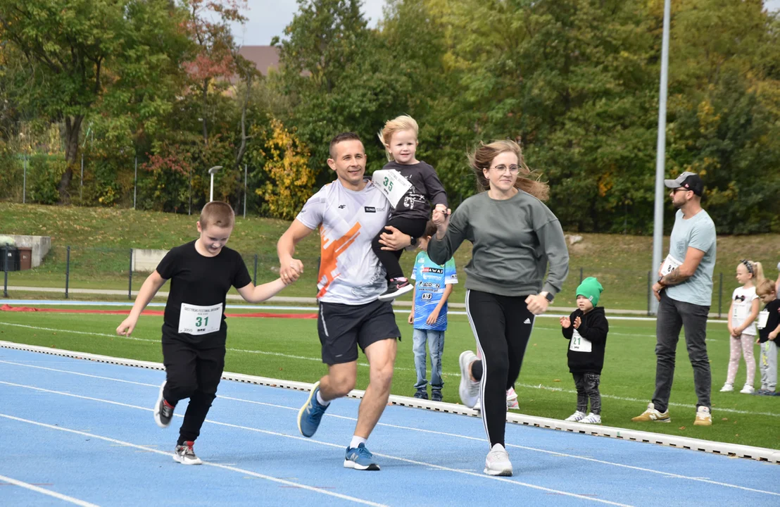 I Gostyński Festiwal Biegowy. Run Kids i rodzinna „sztafeta” - sport dla zabawy - Zdjęcie główne