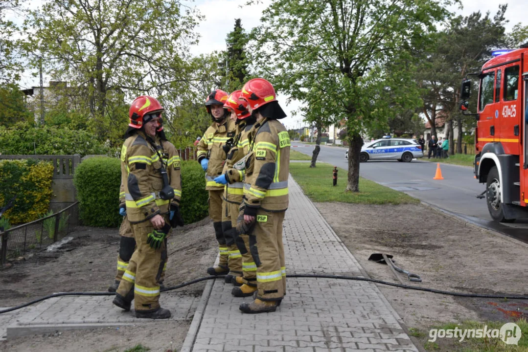 Groźny pożar w Łęce Wielkiej. Mieszkanie spłonęło doszczętnie