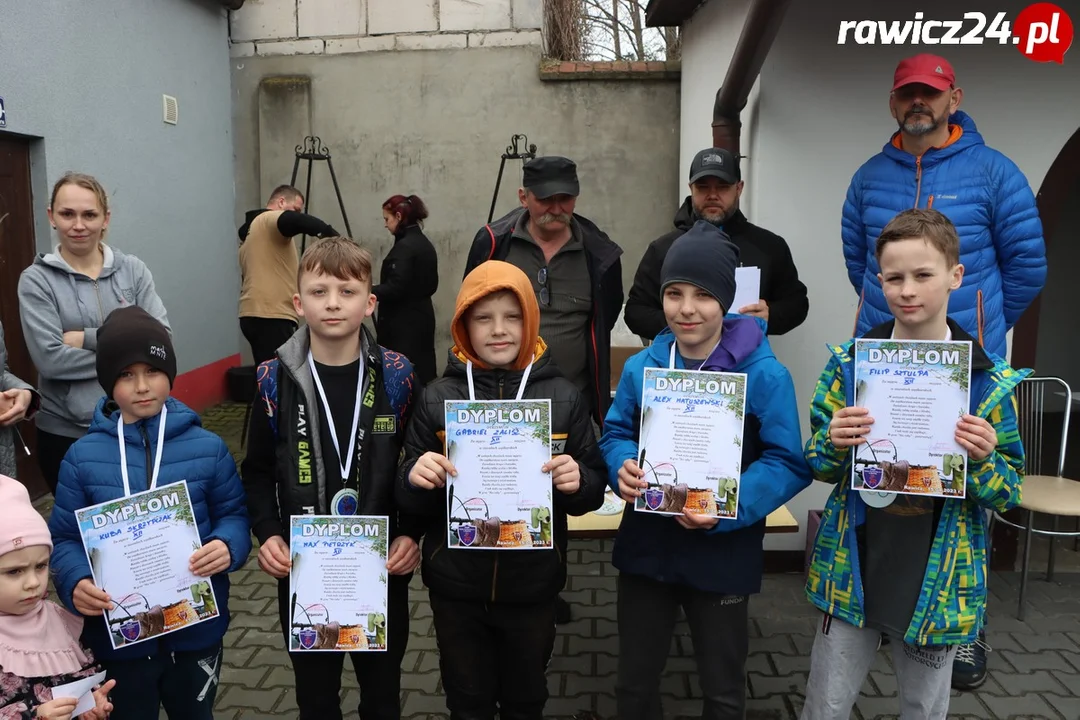 Uczniowie szkoły w Sarnowie łowili ryby