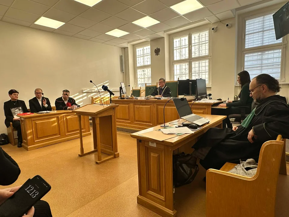 Wikariusz nie żyje. Były proboszcz na ławie oskarżonych. Proces trwa - Zdjęcie główne