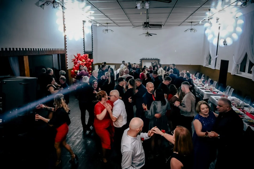 Bawili się i integrowali. W Woli Książęcej odbył się wieczorek walentynkowy [ZDJĘCIA] - Zdjęcie główne