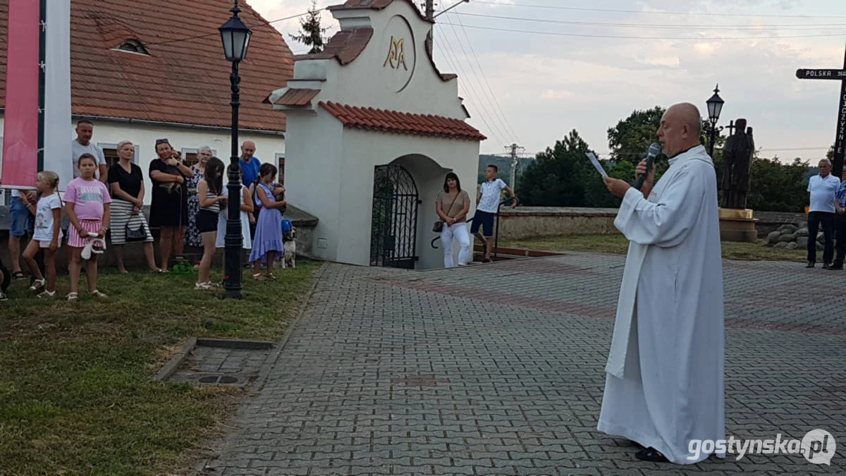 Błogosławieństwo zwierząt domowych w kościele w Starym Gostyniu