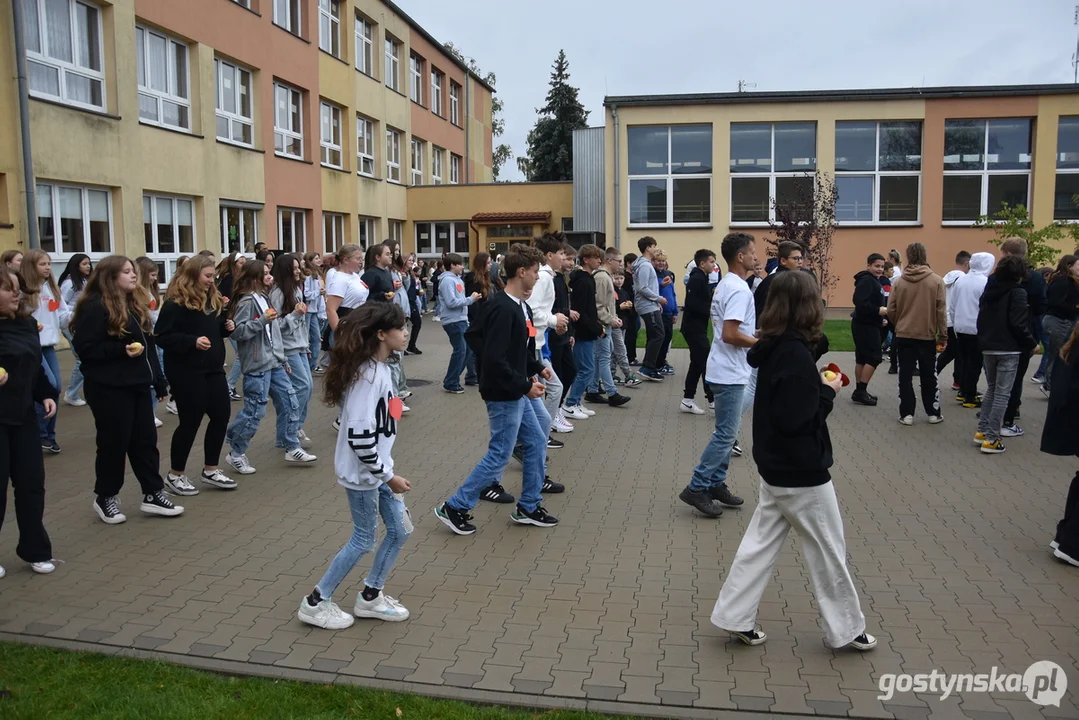 Akcja "Czytamy z Sercem" w Szkole Podstawowej w Krobi